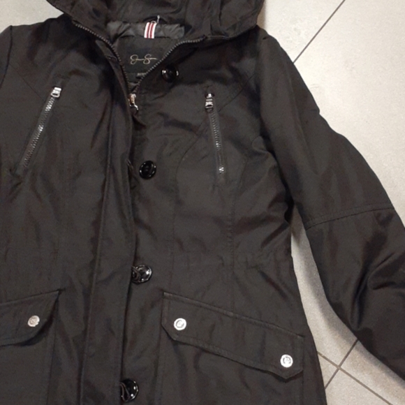 Coat - Picture 6 of 6